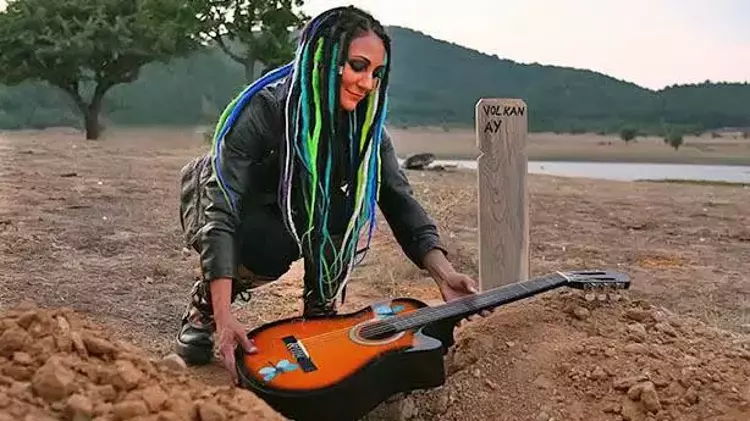 Özlem Tekin 3