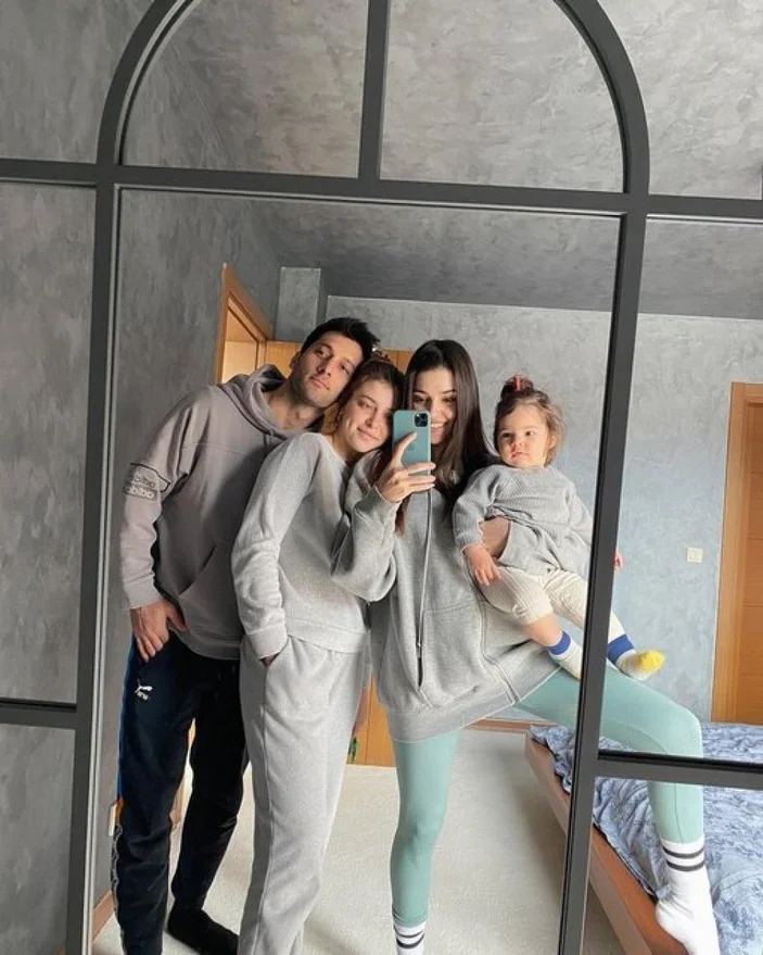 Hande Erçel Ailesi Hakkında Konuştu