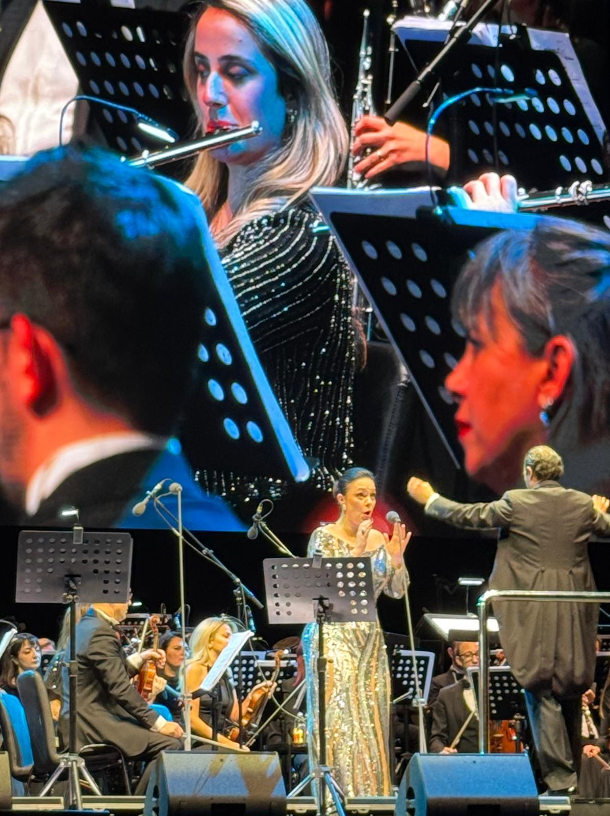 Bir İtalyan, Bir Alman Soprano Yaralı Gönül Söylerse Vongole Üzerine Lahmacun Mu Olur 2
