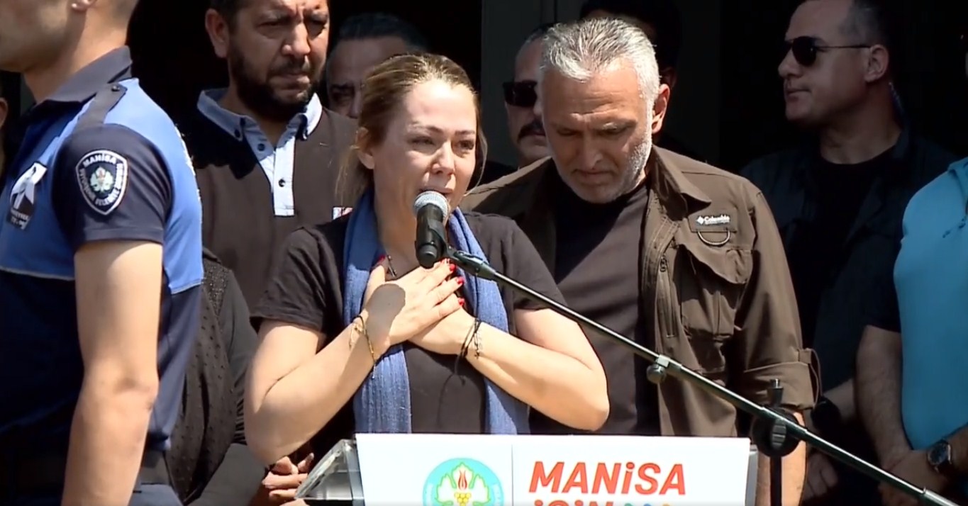 Ferdi Zeyrek Cenaze Töreni Eşi