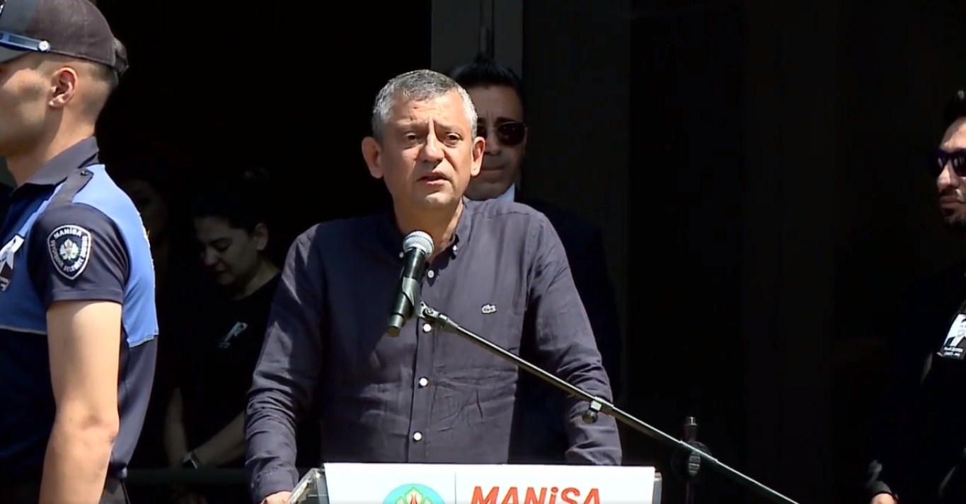 Ferdi Zeyrek Cenaze Törevi Özgür Özel