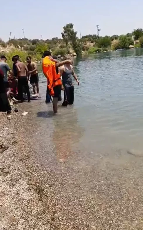 Beyza Nur Arslan Ile 17 Yaşındaki Ablası Sevgi Arslan