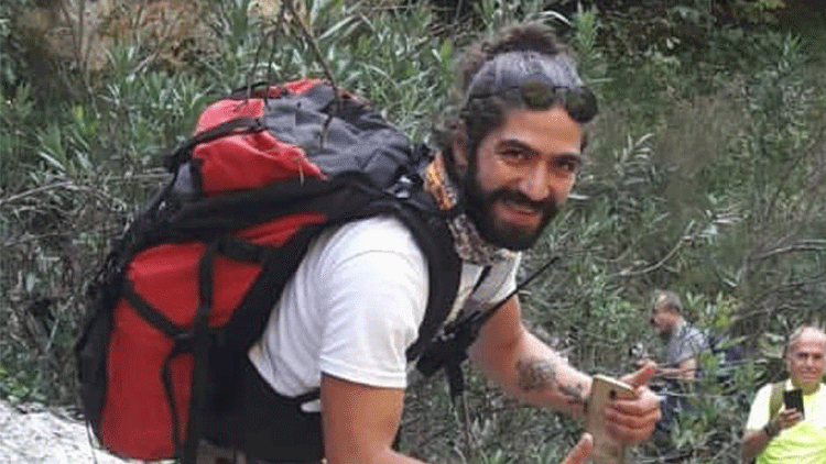 Gönüllü İtfaiyeci Denize Atlarken Hayatını Kaybetti