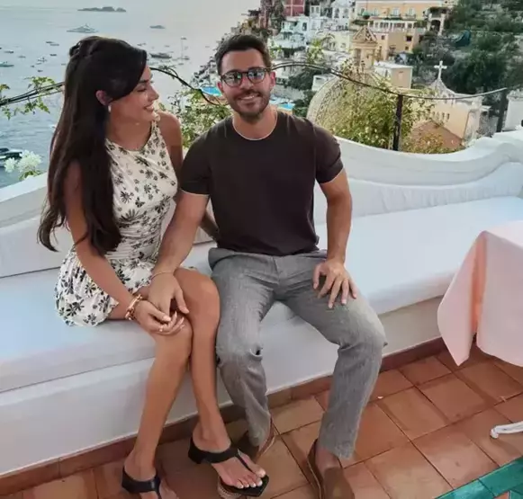 Hande Erçel 2-4