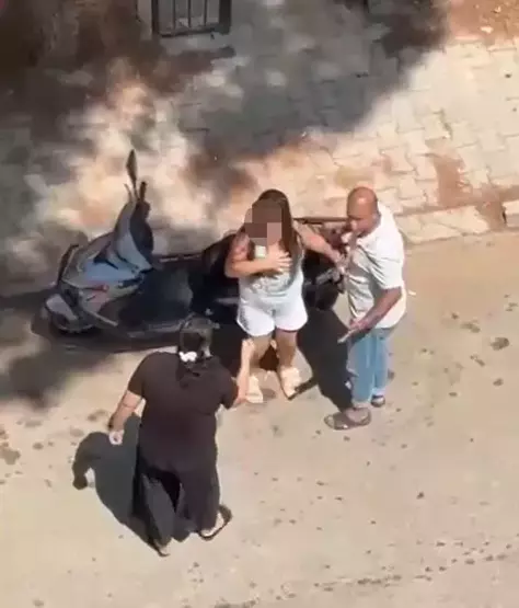 Kızını Bıcakla Kovaladı5