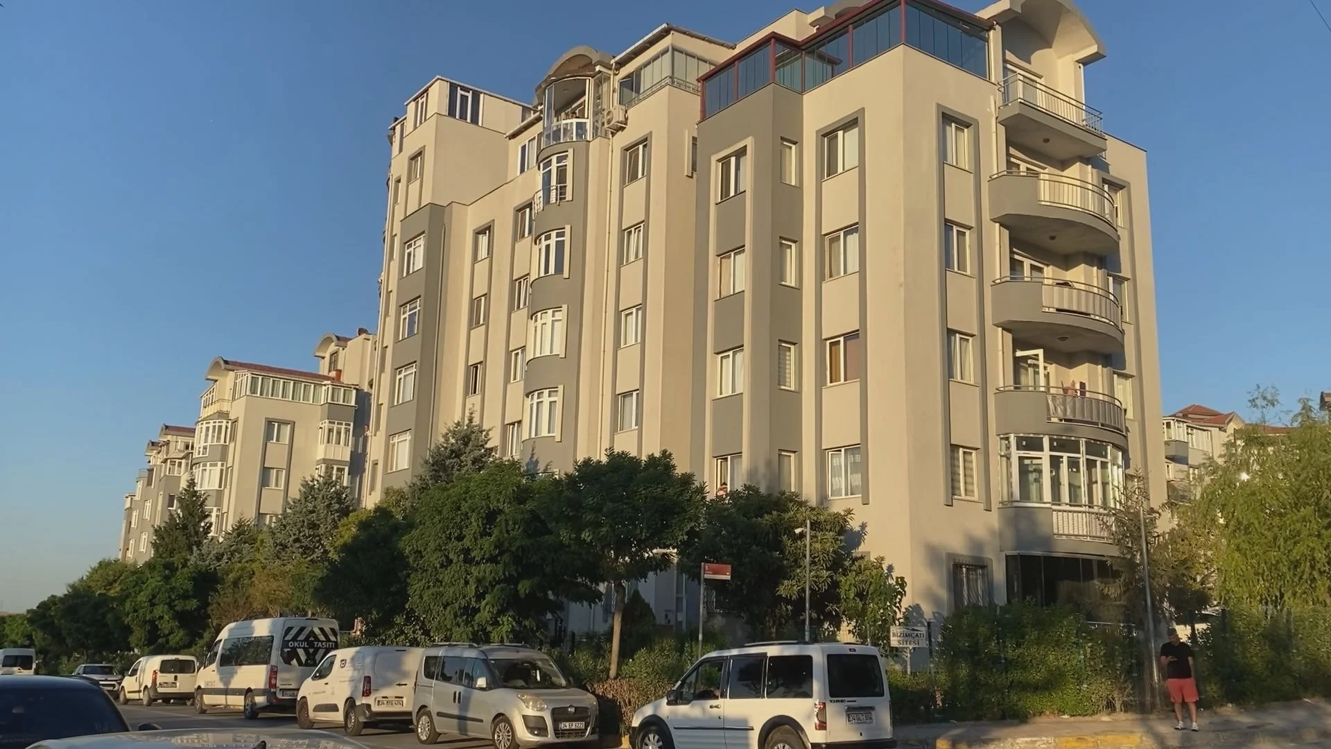 Kurye Kılığında Eve Girip Eşini Vurdu-1