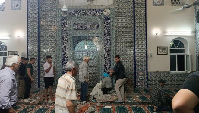 Mihbarın Üstünden Taç Düştü