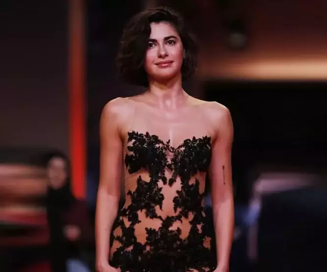 Nesrin Cavadzade 1