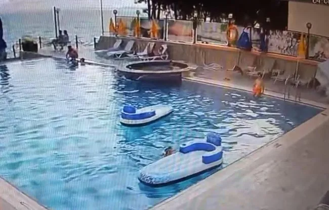 Otelin Havuzunda Boğulma 2Png