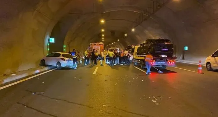 Sultangazi'de Cebeci Tüneli'nde Zincirleme Kaza 1