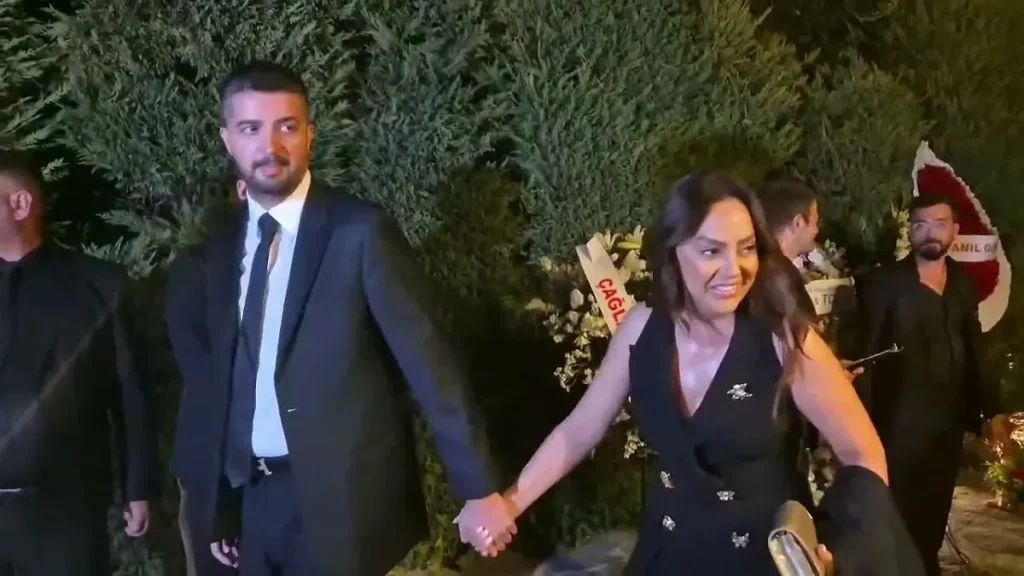 Ebru Gündeş 3