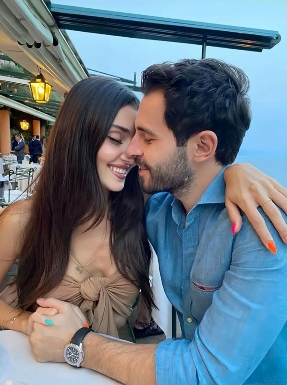 Hande Erçel 2-5