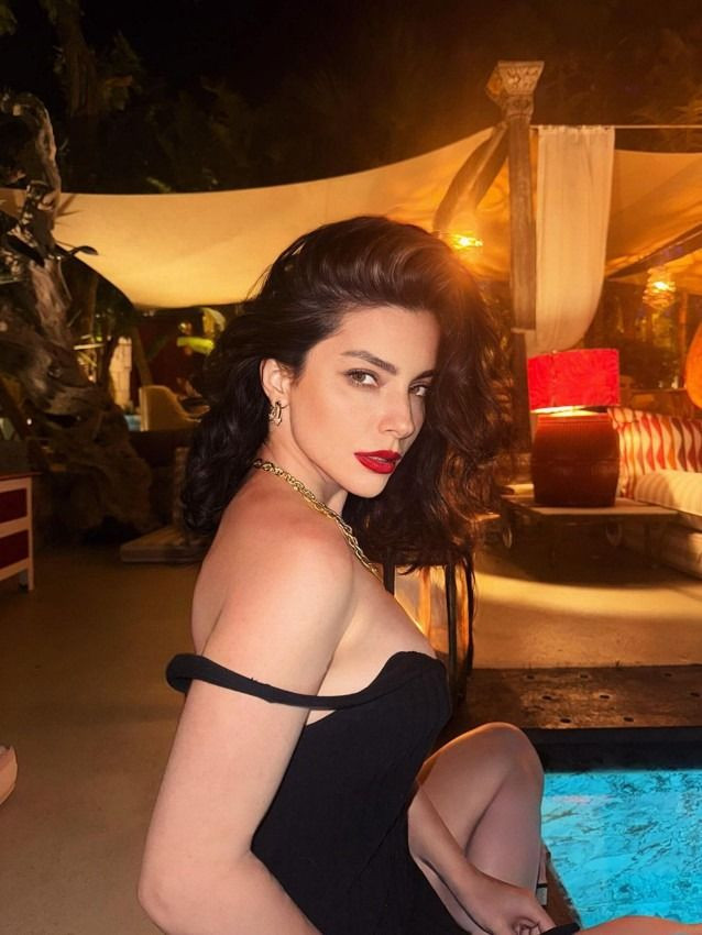 Merve Boluğur-14
