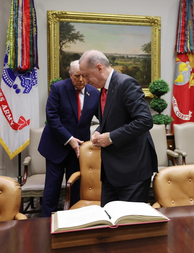 Trump Tan Erdogan A Sandalye Jesti 19087526 5693 M