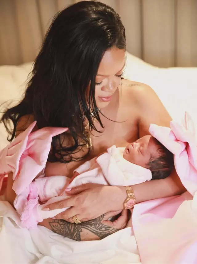 Ucuncu Kez Anne Olan Rihanna Bebegini Ilk Kez 19084228 6877 M