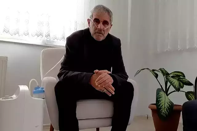 Hastaya Bagirip Hakaret Eden Ogluna Da Kalem Fırlattı Doktor
